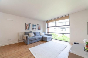 A Stylish Newly Refurbished Flat with City Access